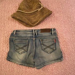 Demon & Hunter shorts junior sz